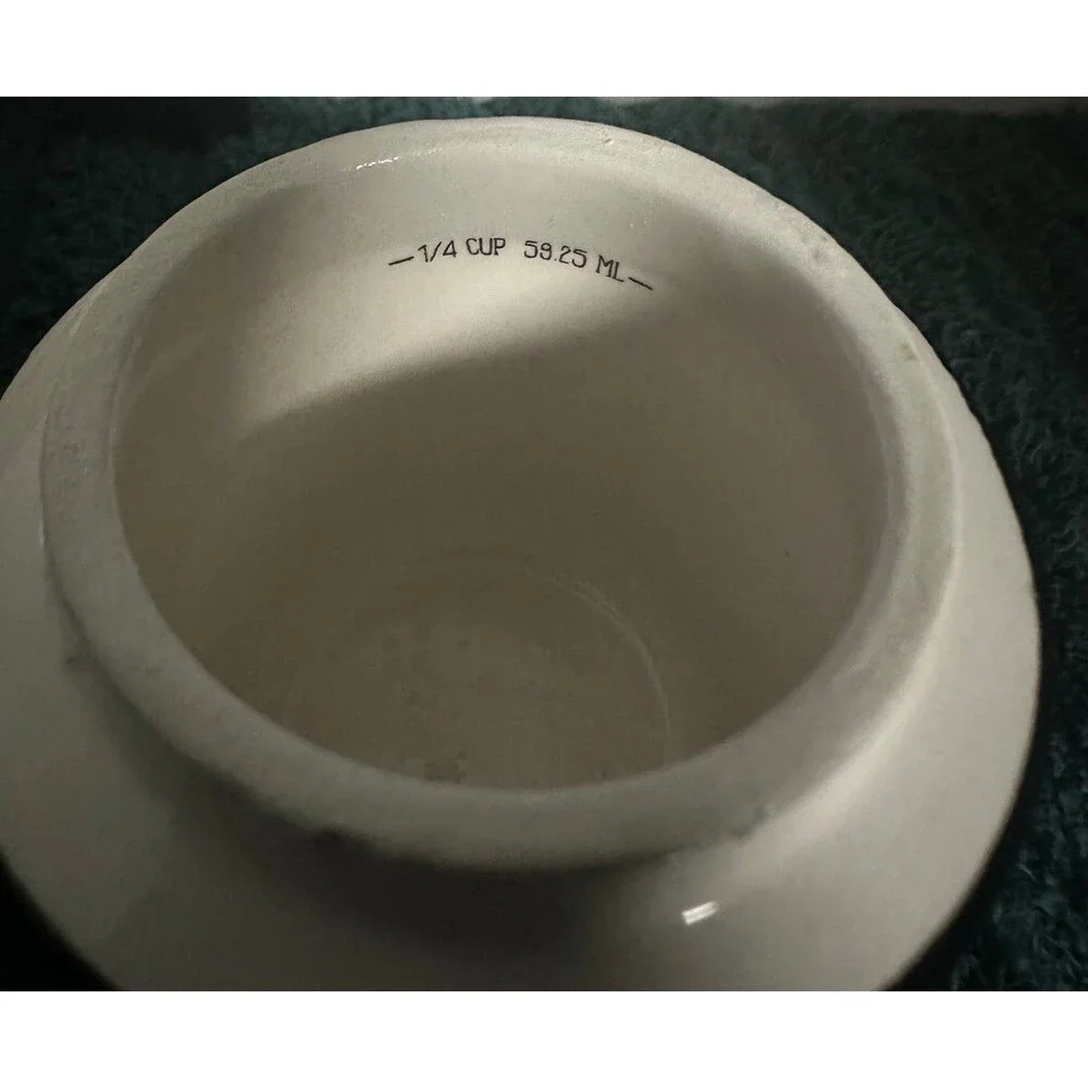 VTG Newclassic Christmas Ceramic Snowman Stackable Set of 4 Measuring Cups